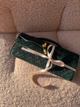 Load image into Gallery viewer, Calais clutch suede
