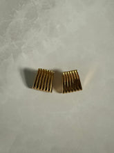 Load image into Gallery viewer, The Manor earring