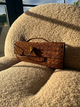Load image into Gallery viewer, Calais clutch suede