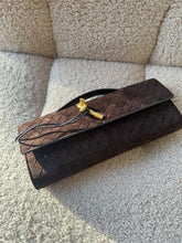 Load image into Gallery viewer, Calais clutch suede