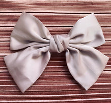 Load image into Gallery viewer, Handmade silk barrette bow