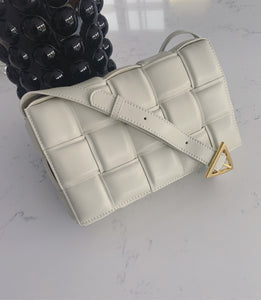 Matelasse bag Bone  ( 4-6 days delivery)