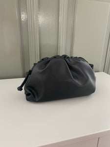 La poche handbag black small (3-5 days delivery)
