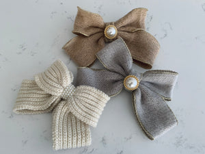 Knitted pearl oversized barrette bow
